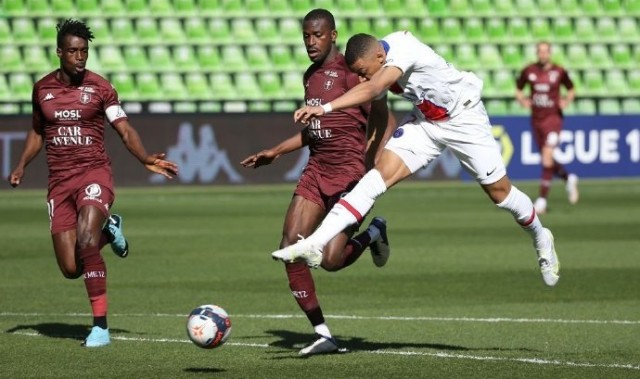  法甲半程盘点 巴黎领跑优势缩水至五分  