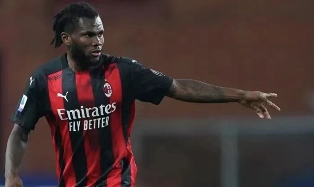  法兰克福中场核心续约谈判陷入僵局引担忧  