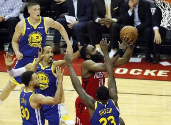  昂热防守反击战术奏效，爆冷击败传统强队